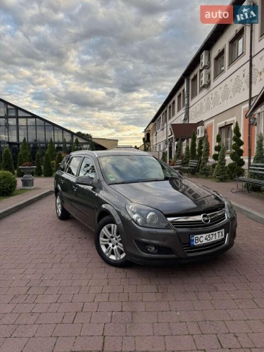 Opel Astra 2010