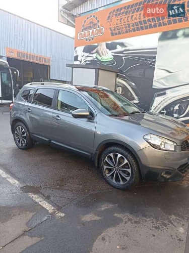 Nissan Qashqai+2 2011