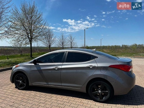 Hyundai Elantra 2012