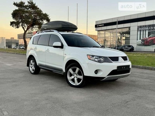 Mitsubishi Outlander XL 2010