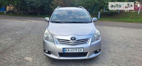 Toyota Verso 2011