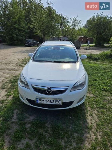 Opel Astra 2011