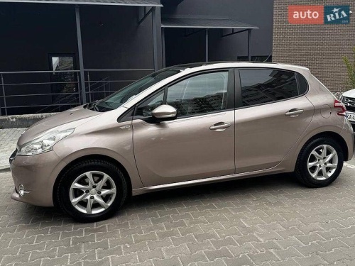 Peugeot 208 2014