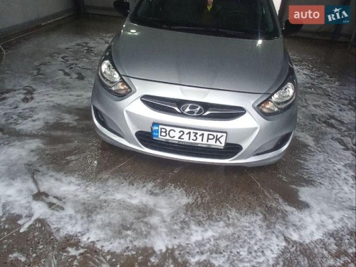 Hyundai Accent 2011