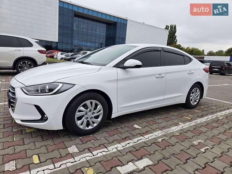 Hyundai Avante 2016