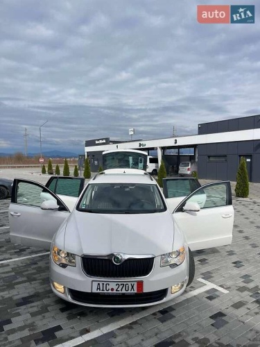 Skoda Superb 2012