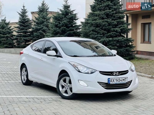 Hyundai Elantra 2013