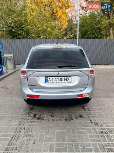 Mitsubishi Outlander 2012