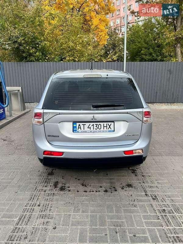Mitsubishi Outlander 2012