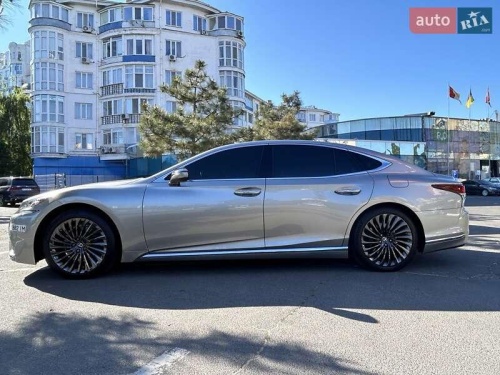 Lexus LS 2018