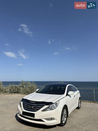 Hyundai Sonata 2011