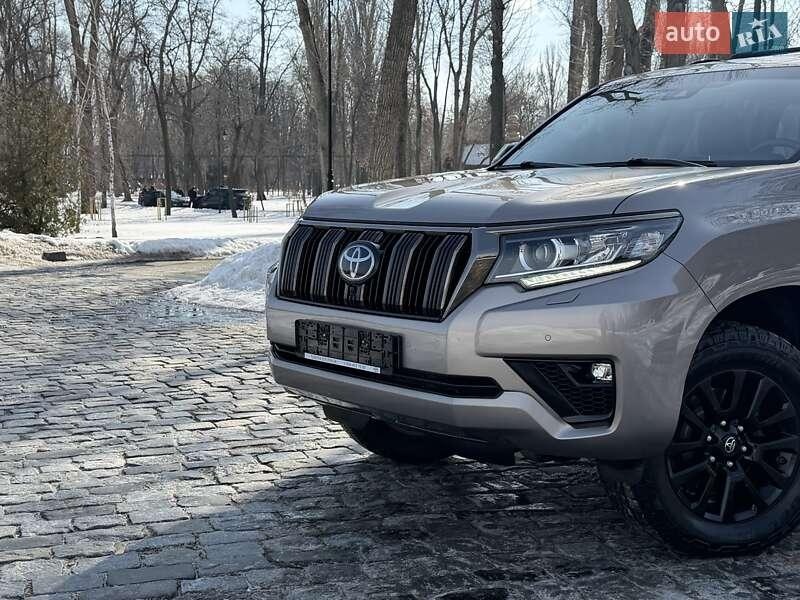 Toyota Land Cruiser Prado 2021