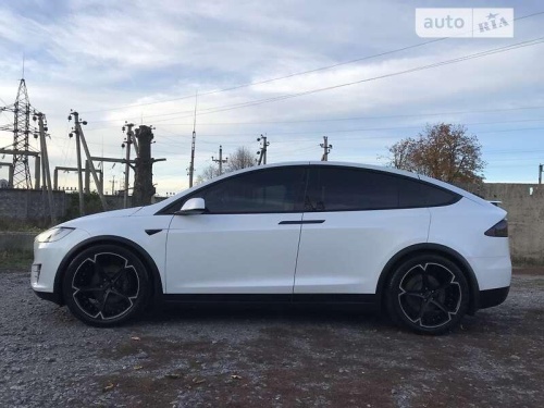 Tesla Model X 2018