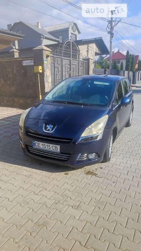 Peugeot 5008 2011