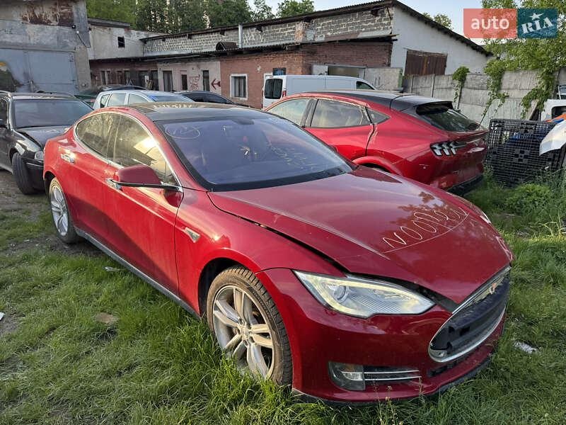 Tesla Model S 2013