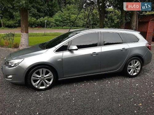 Opel Astra 2011