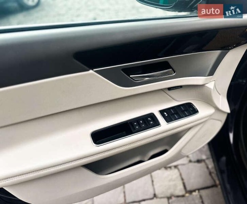 Jaguar XF 2016