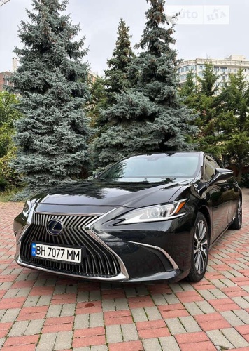 Lexus ES 2019