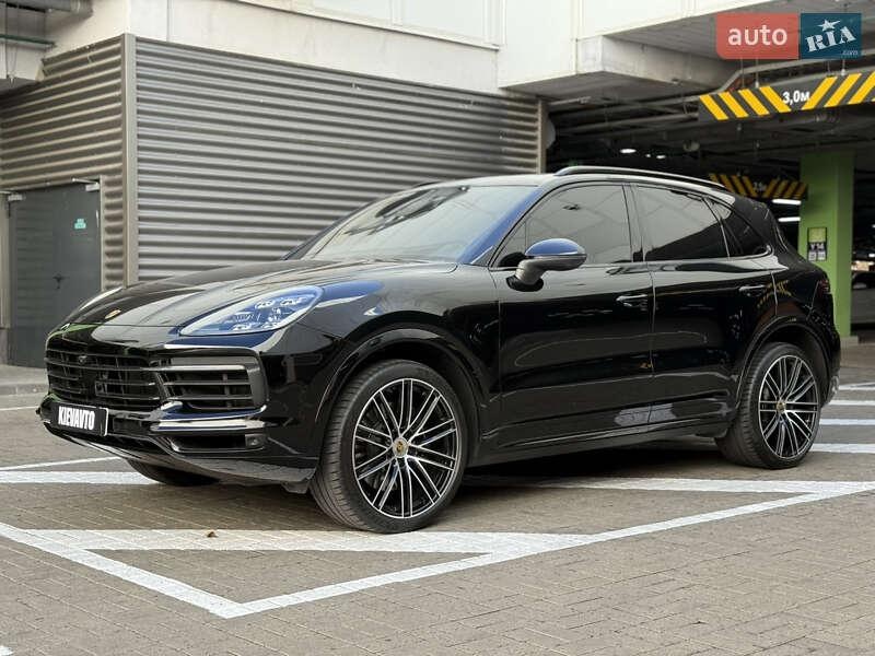 Porsche Cayenne 2021