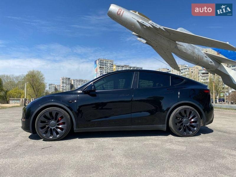 Tesla Model Y 2021