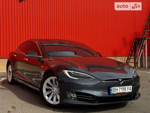 Tesla Model S 2016