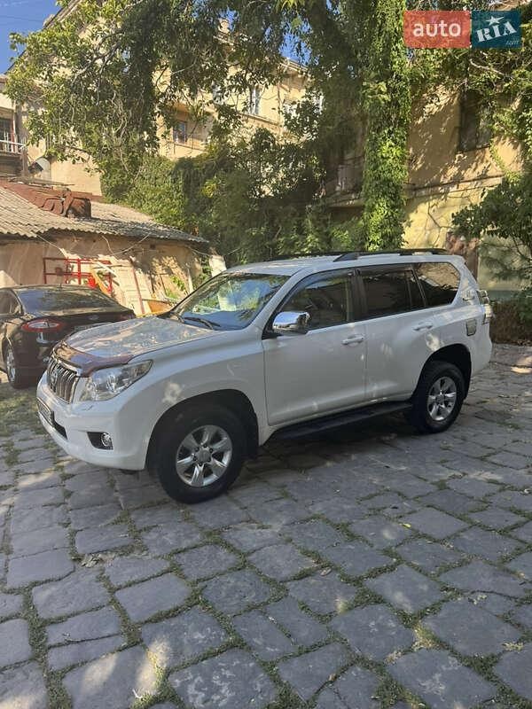 Toyota Land Cruiser Prado 2011