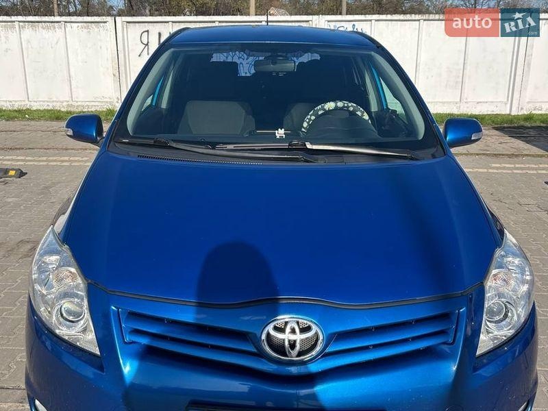 Toyota Auris 2011