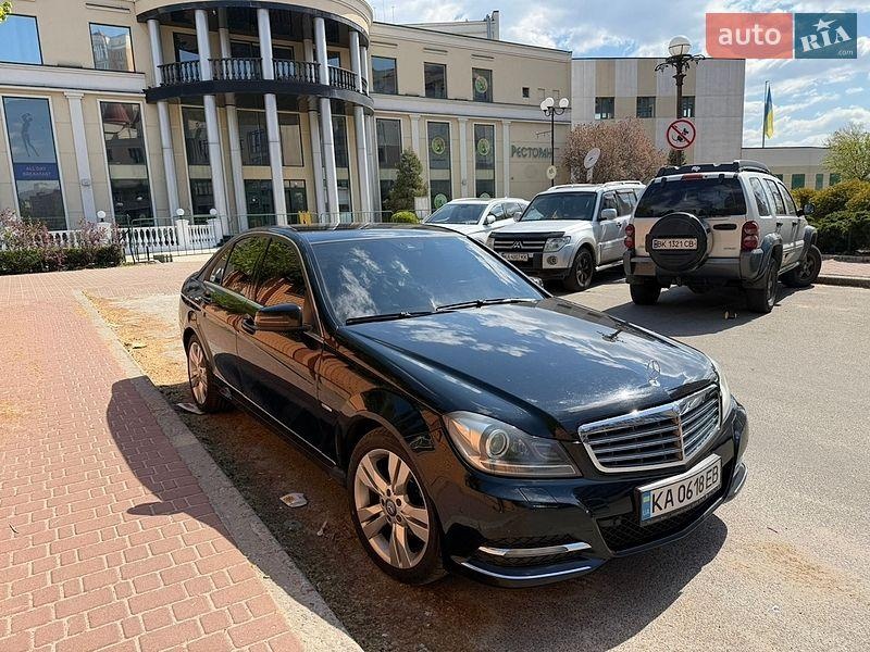 Mercedes-Benz C-Class 2011
