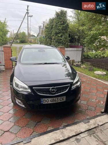 Opel Astra 2011
