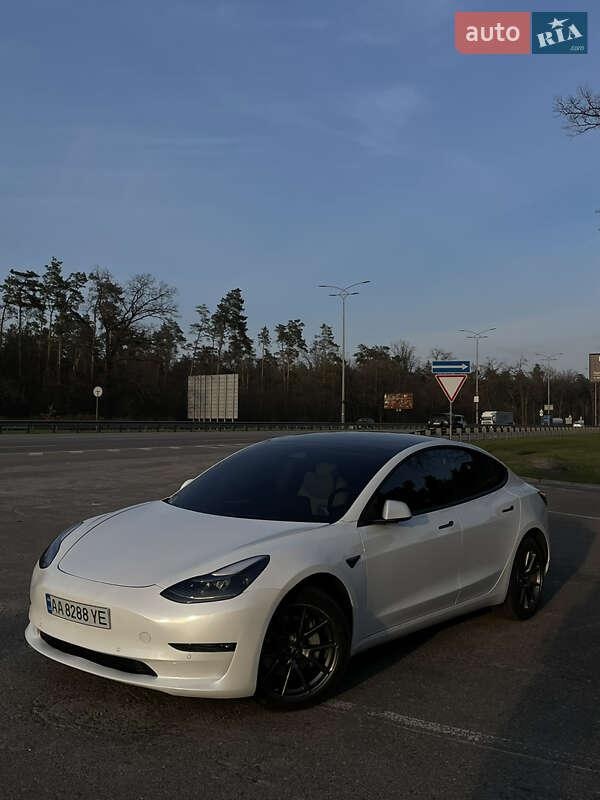 Tesla Model 3 2021
