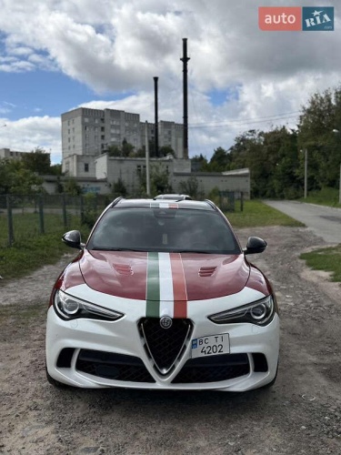 Alfa Romeo Stelvio 2017