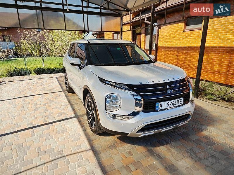 Mitsubishi Outlander 2023