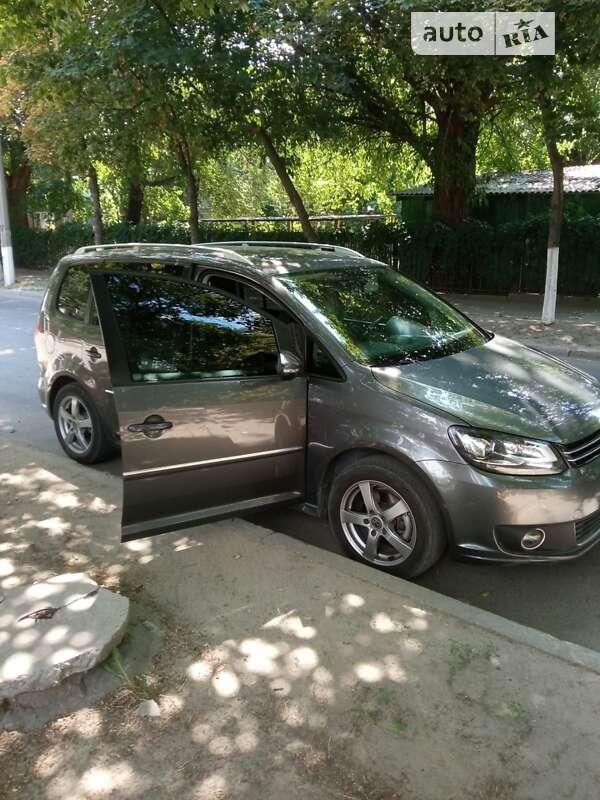 Volkswagen Touran 2011