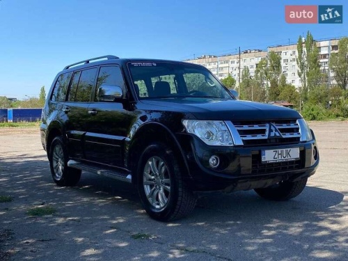 Mitsubishi Pajero Wagon 2012