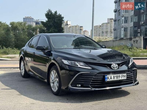 Toyota Camry 2021