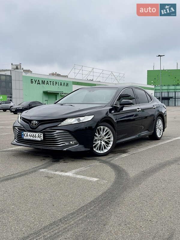 Toyota Camry 2018