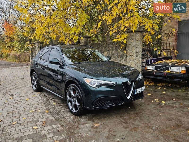 Alfa Romeo Stelvio 2017