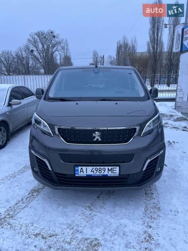 Peugeot Traveller 2021