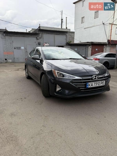 Hyundai Elantra 2019