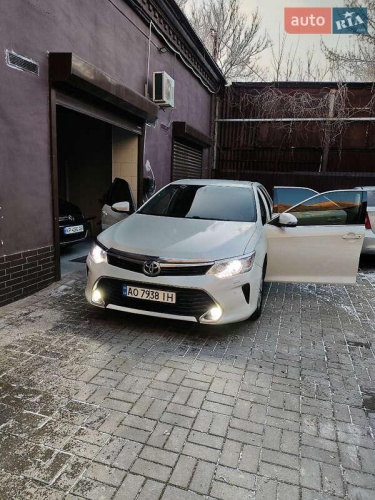 Toyota Camry 2016