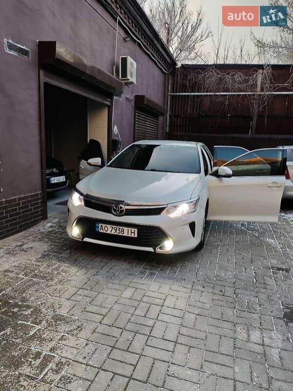 Toyota Camry 2016