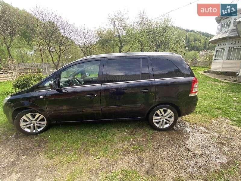 Opel Zafira 2011