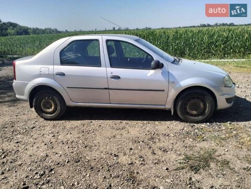 Renault Logan 2012