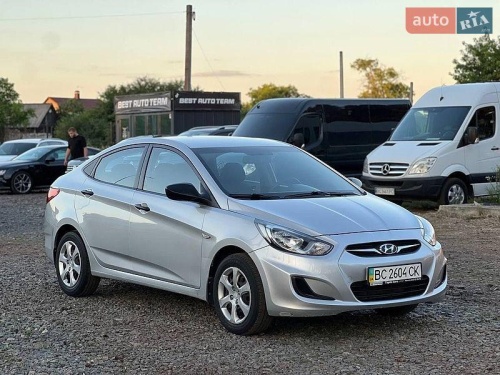 Hyundai Accent 2010