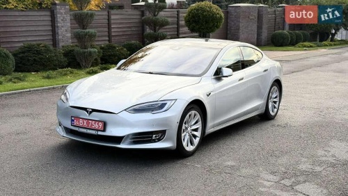 Tesla Model S 2016
