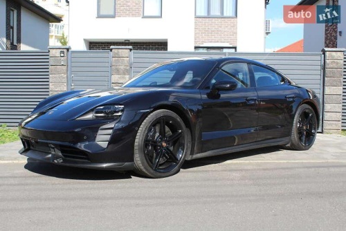 Porsche Taycan 2022