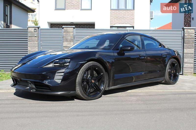 Porsche Taycan 2022