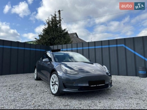Tesla Model 3 2022