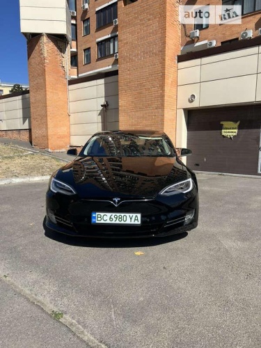 Tesla Model S 2016