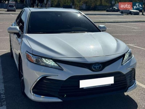 Toyota Camry 2021